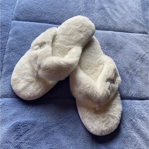 David's Bridal White Fuzzy Slippers